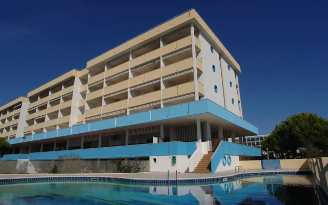 Lovely Flat With Side sea View and Swimming Pool