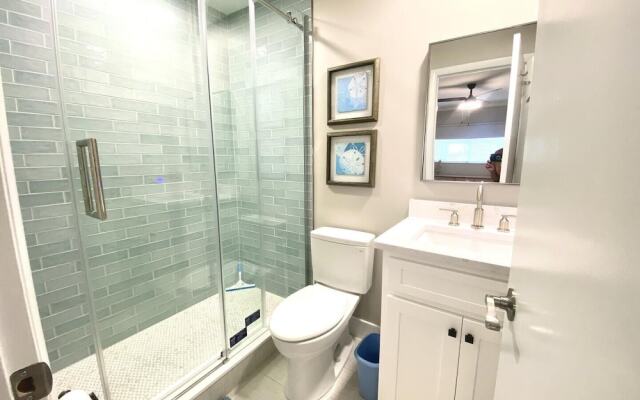 Harbour Island 402l 2 Bedroom Home by RedAwning