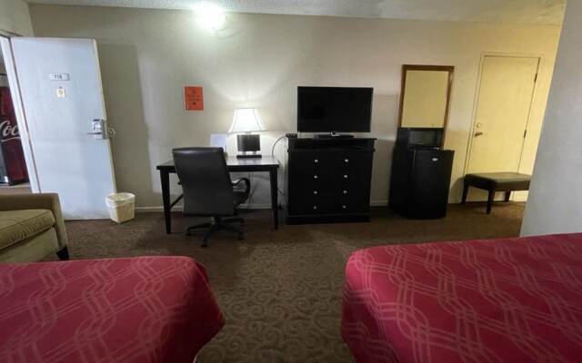 Knights Inn & Suites Emporia