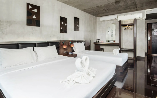 B2 Black Business & Budget Hotel