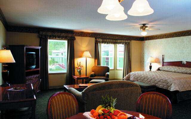 Holland America Dawson City Inn
