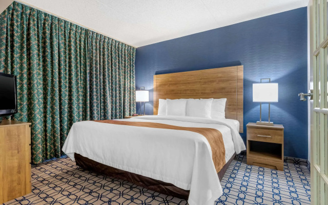 Quality Suites Whitby
