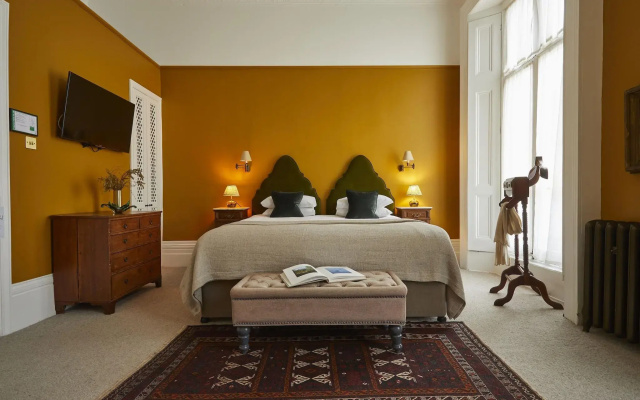 Georgian House Hotel