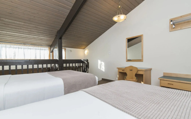 Rocky Mountain Ski Lodge