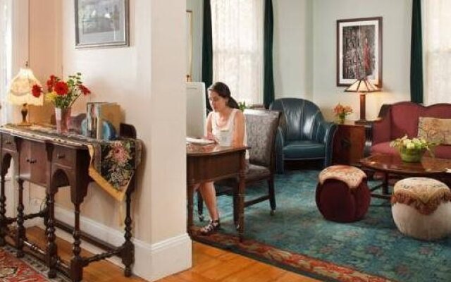 Irving House At Harvard