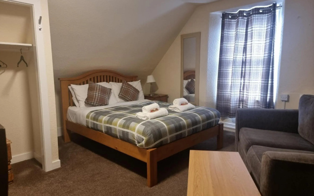 Roy Bridge Hotel