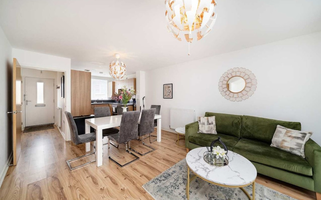Charming 2-bedroom House in Northfleet