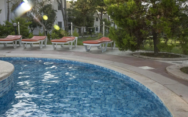 Bodrum Sea Side Beach Club Hotel