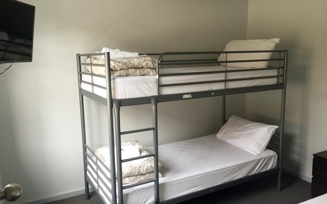 George Powlett Apartments – Guest Rooms – Melbourne