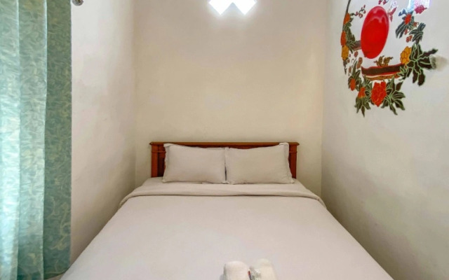 Karolin Guest House by Pesen Kamar