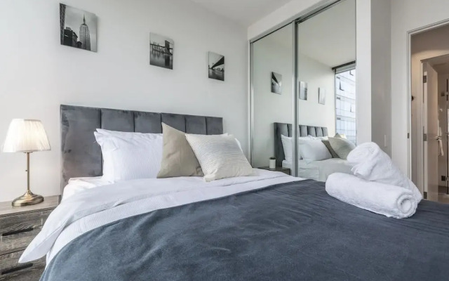 Trendy Melbourne 2 Bedroom Apartment by BnB Pro