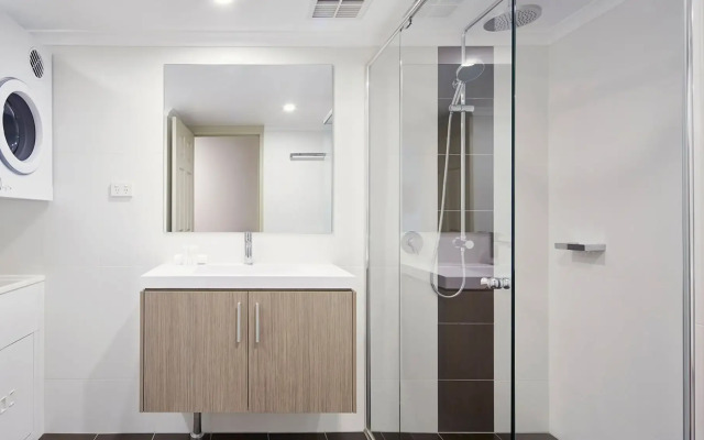 Pinnacle Apartments
