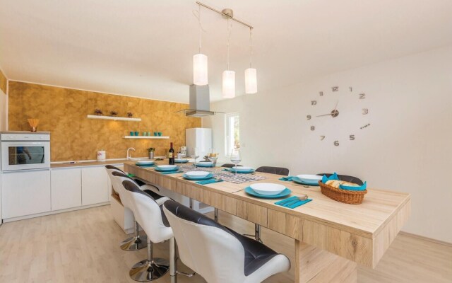 Nice Home in Lukovo with Hot Tub, WiFi & 4 Bedrooms