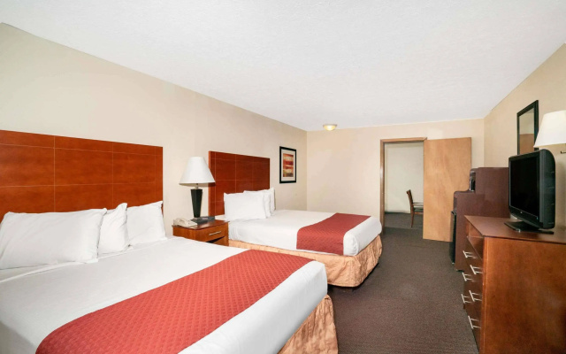Ramada Pigeon Forge South Hotel