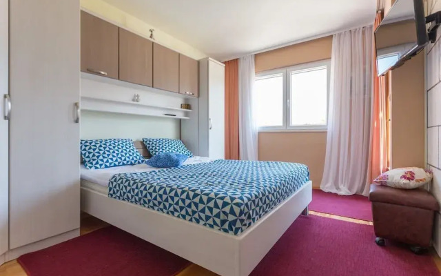 Romantic apartment for 2 with pool and grill