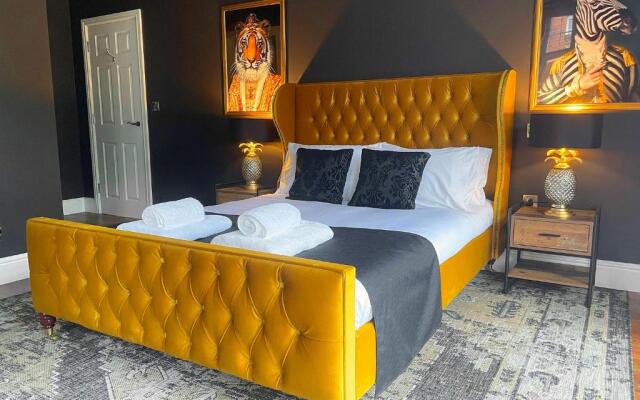 Selworthy - Luxury 3 Bedroom Apartment