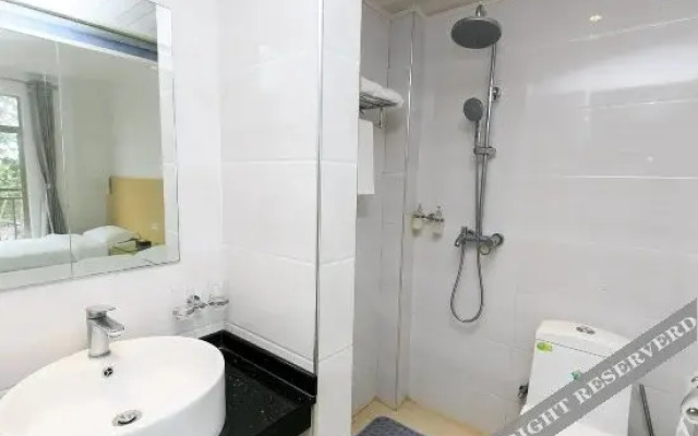 Junyi Hotel (Weizhou Island)