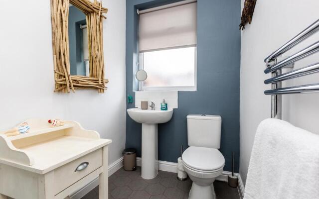 Family House, WiFi, Parking, Close to BVH - Tower View