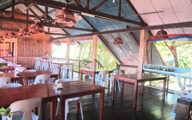Caves Dive Resort