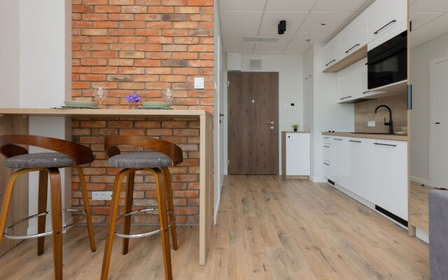 Pet-friendly Kasprzaka Studio by Renters