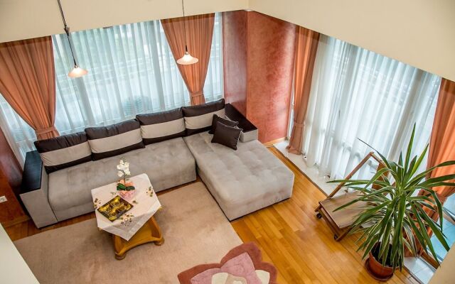 FM Luxury 1-BDR Maisonette with Terrace