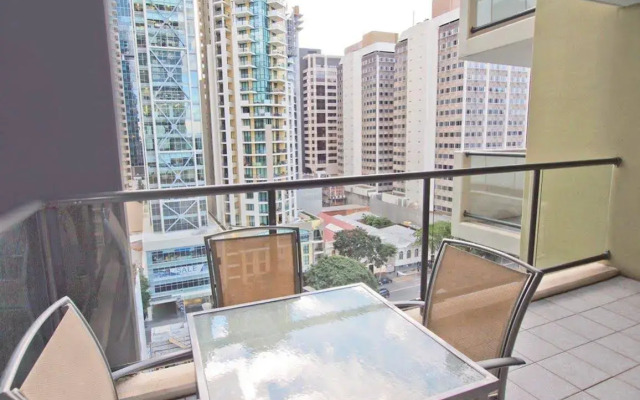 Oaks Brisbane on Margaret Suites