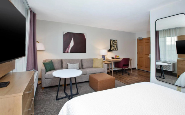 Staybridge Suites Omaha 80th And Dodge by IHG