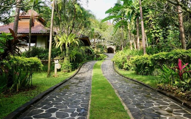 Gunung Paradis Retreat