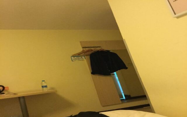 7 Days Premium (Peking Union Medical College Hospital Chaoyangmen Dongsi Subway Station)