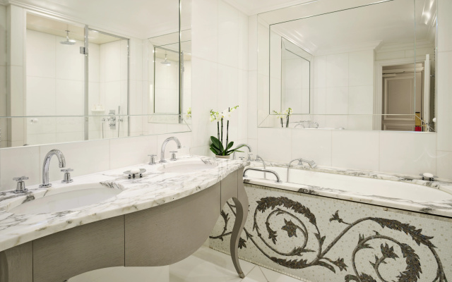 Plaza Athenee