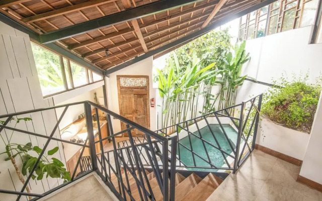 Modern 2-br Art Deco Villa, 800m From the Beach