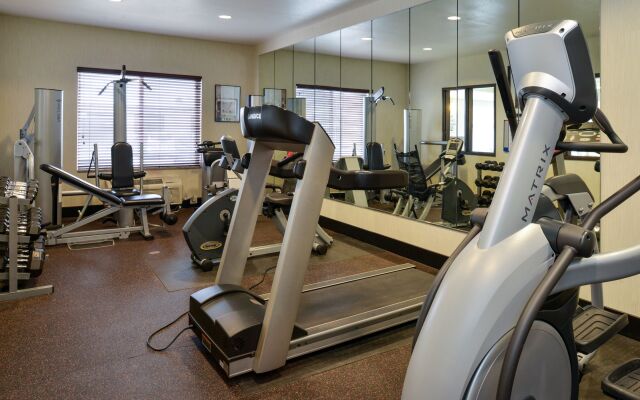 Holiday Inn Express & Suites Cherry by IHG