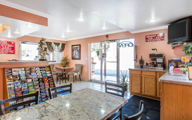 Studio 6 Suites – San Bernardino, CA