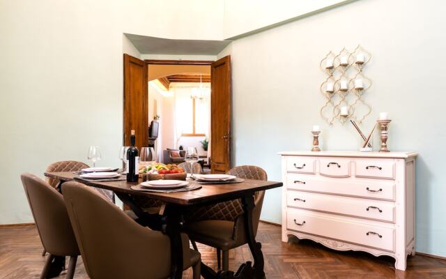 A Florence Palace - 4 Bedroom Apt - Santa Croce