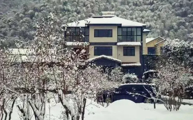 Manju Courtyard Hostel