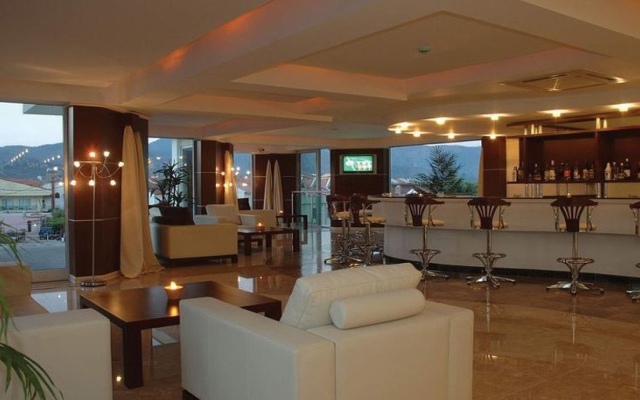 Royal Garden Park Hotel