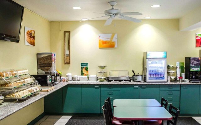 Studio 6 Pensacola, FL - West I-10