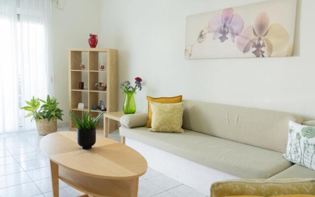 Melanthi Apartment