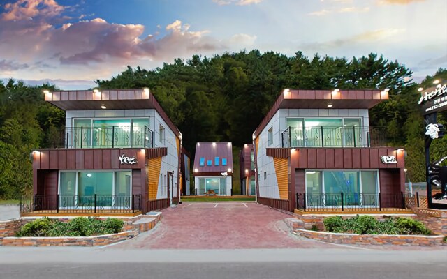 Yeongdeok Etermo Pension