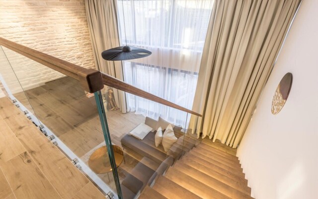 Amazing Home in Supetar With Jacuzzi, Wifi and 2 Bedrooms