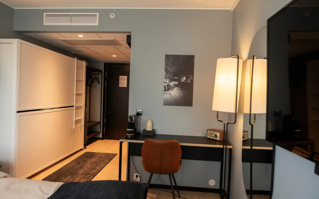 Home Hotel 1624