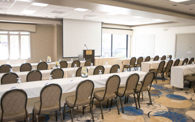 Eastland Suites Hotel & Conference Ctr, Trademark by Wyndham