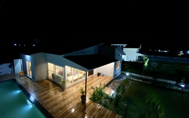 GoBravo 71: 2Bhk Farm with Pool & Garden Sector 150 Noida
