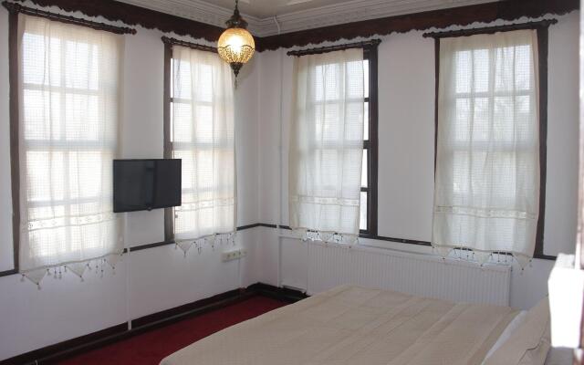Toprakçiler Mansion
