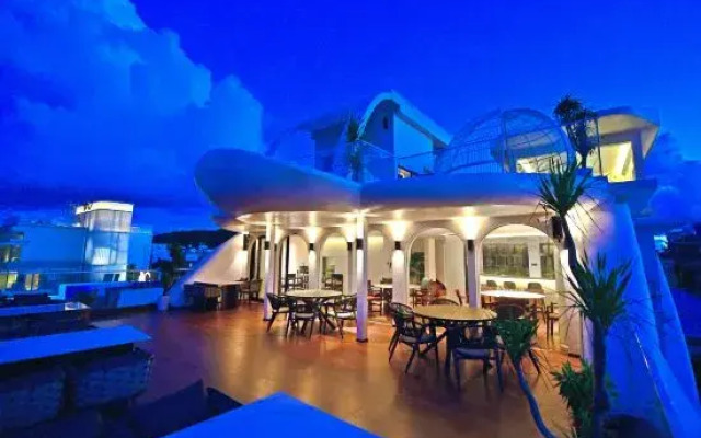 Cengxi Island Hostel