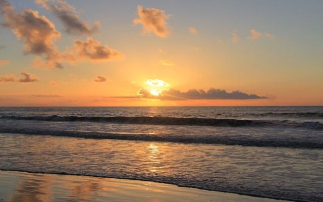 Sea Escape by RedAwning