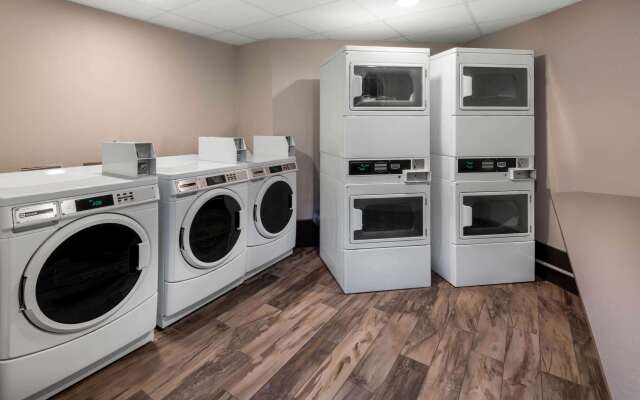 La Quinta Inn & Suites by Wyndham Fairbanks Airport