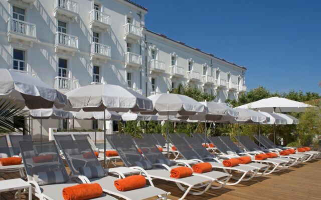 Grand Hotel Des Sablettes Plage, Curio Collection By Hilton