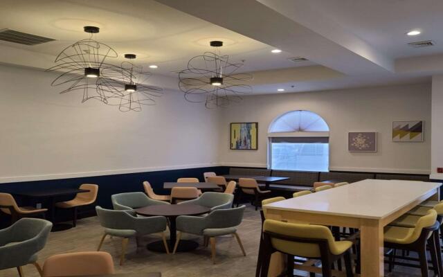 Holiday Inn Express Watertown
