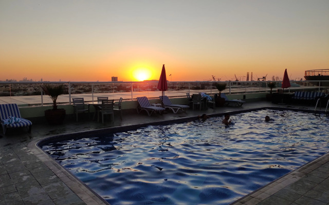 Wescott Plaza Hotel Apartment